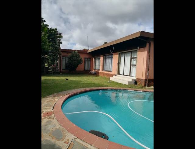 3 BEDROOM PROPERTY TO RENT IN BIRCH ACRES